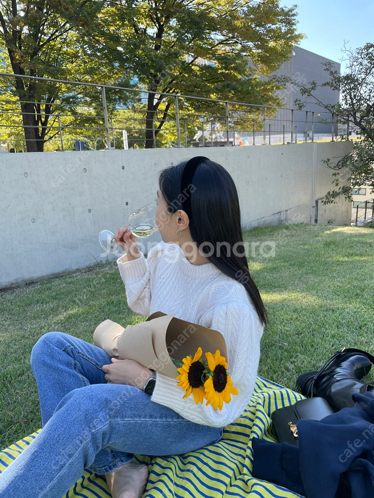 세렝게티 피셔맨 케이블 니트 묵화 배사임당 착용--5