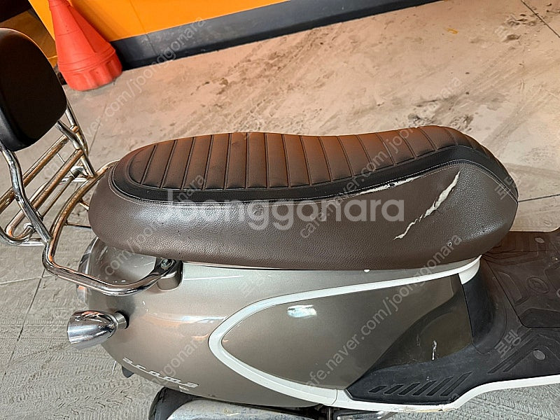 클래식 스쿠터 대림 아로마 125CC--2