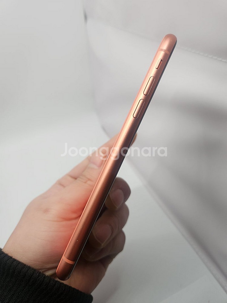 아이폰XR 128GB 코랄 팝니다--5