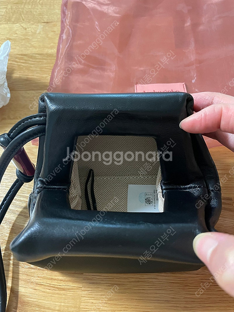아카이브앱크 미니필로우 백(블랙)판매해요!--4