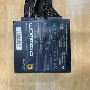 기가바이트 1000W P1000GM 80PLUS골드 풀모듈러 팔아요