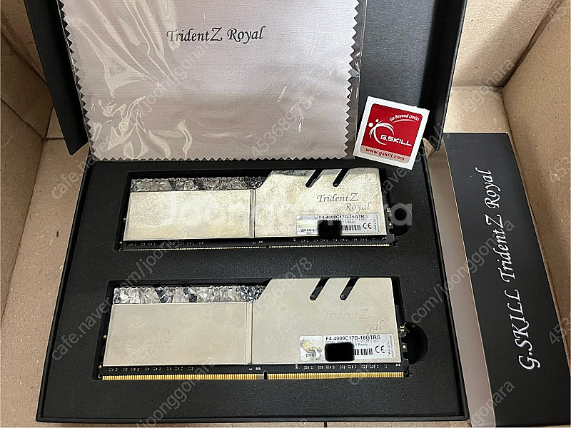 지스킬 로얄 실버 ddr4 4000 cl17 1.35v...--1