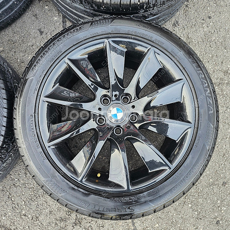 BMW F바디 5시리즈 터빈 18인치 순정 휠타이어 세...--4