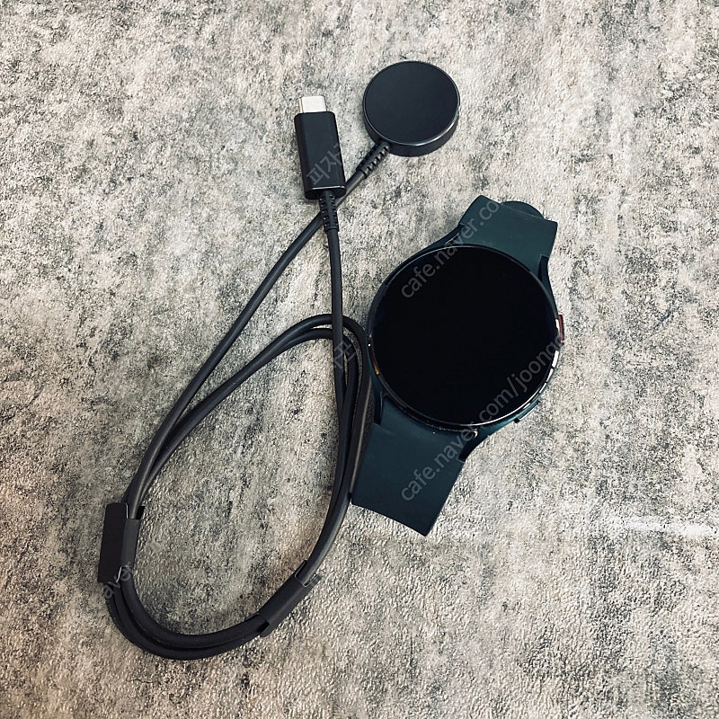 갤럭시 워치4 그린 44mm 액정s급! 케이블포함 6만...--0