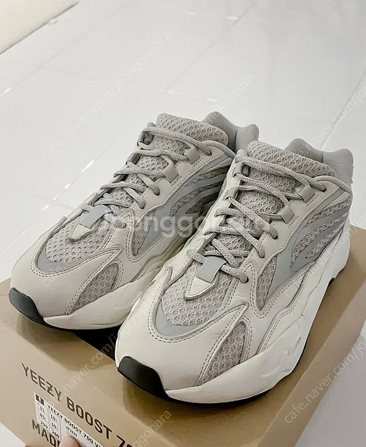 이지부스트 700 v2 2018 290사이즈--1