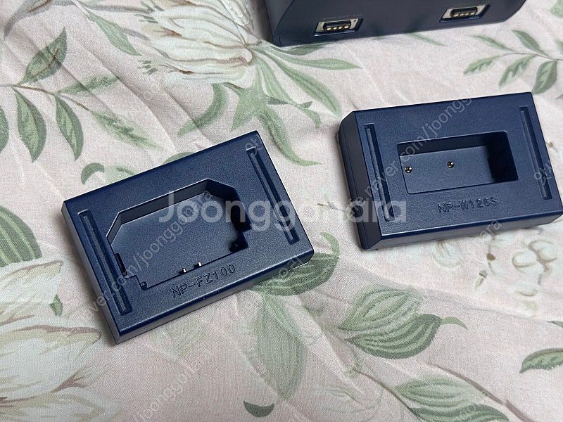 브로나인 2구 충전기 + 소니 fz100 + 후지 w1...--1