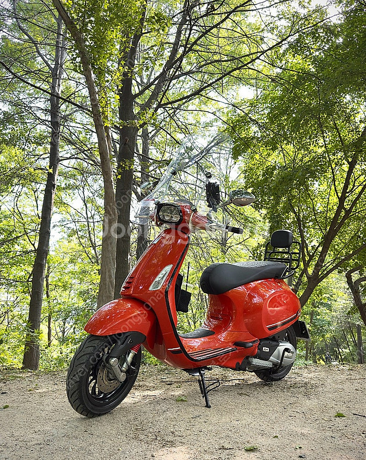 베스파 스프린트125s 판매 신차급--1