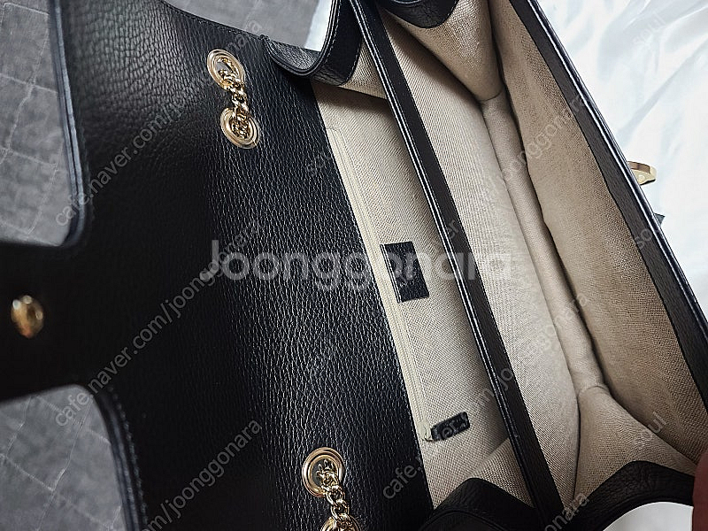 구찌 인터로킹 체인백 팝니다--3