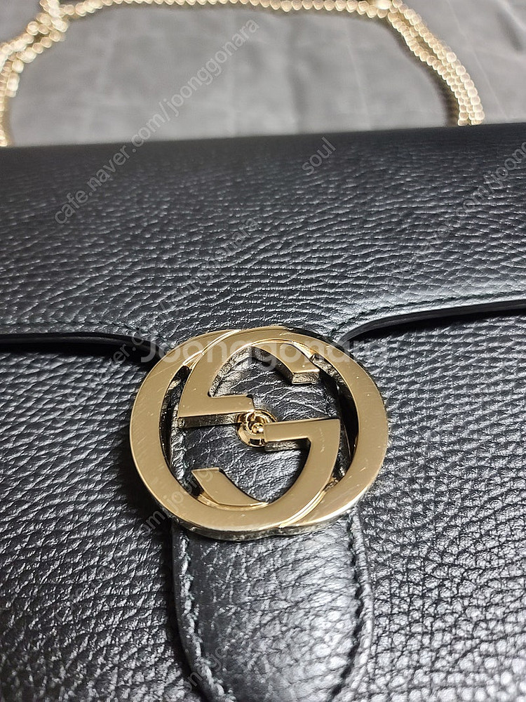 구찌 인터로킹 체인백 팝니다--4