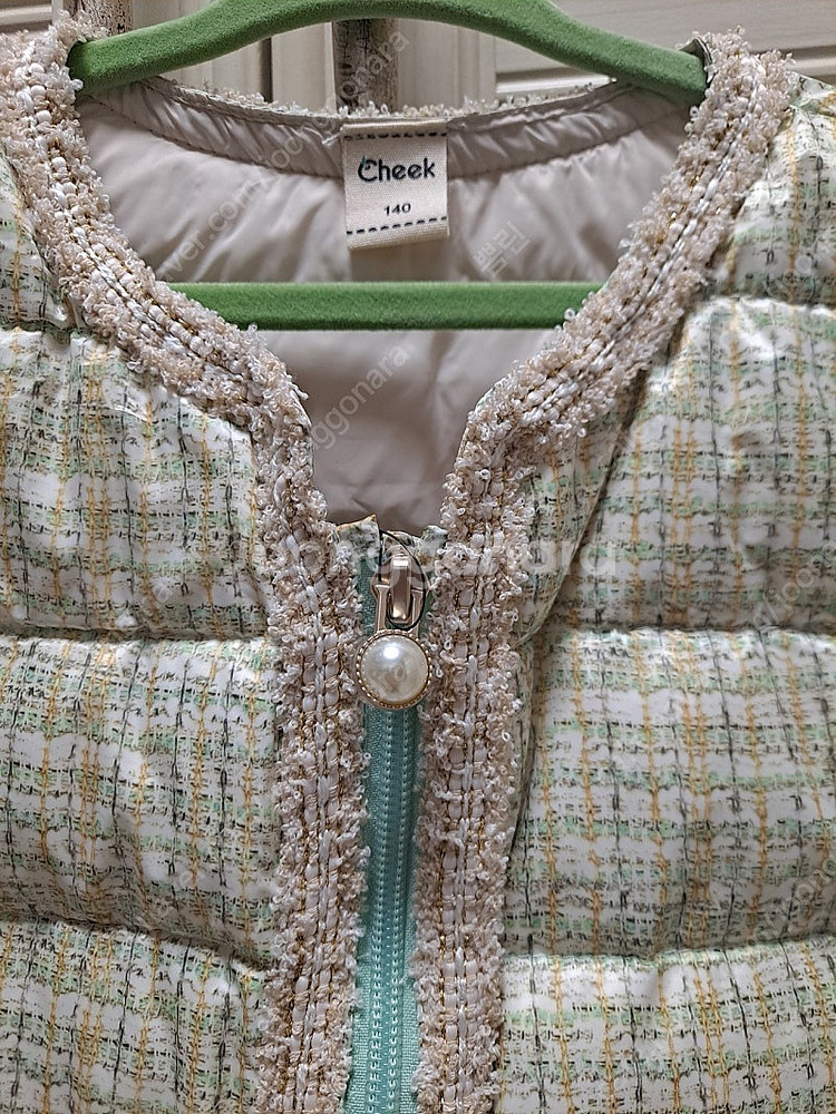 새제품) 트위드경량패딩 140--3