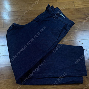 포터리 One Washed Comfort Denim 3사이즈 팝니다.