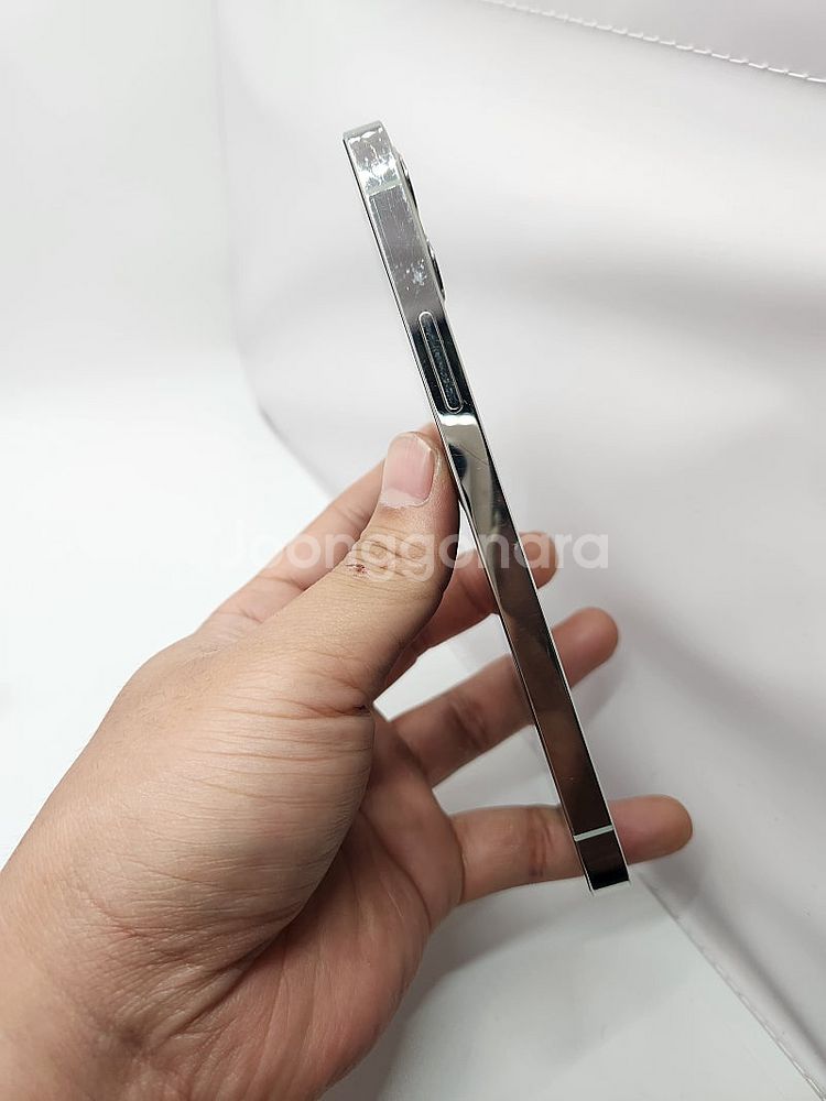 아이폰12프로 128GB 화이트 팝니다--5