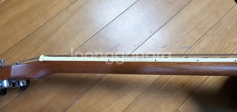 오봉 기타 크라운 수제 통기타--4