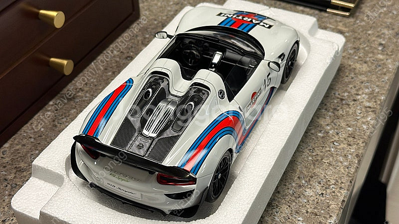 오토아트 1:18 포르쉐 918 스파이더 마티니 에디션--2