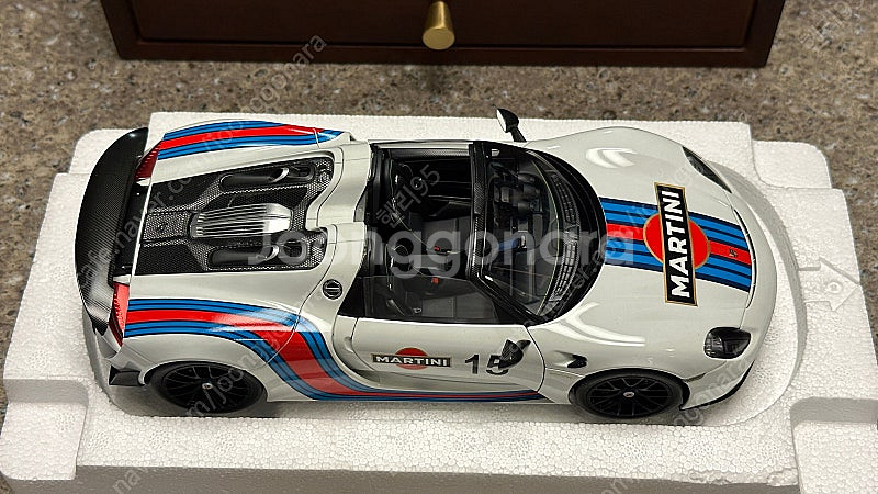 오토아트 1:18 포르쉐 918 스파이더 마티니 에디션--4