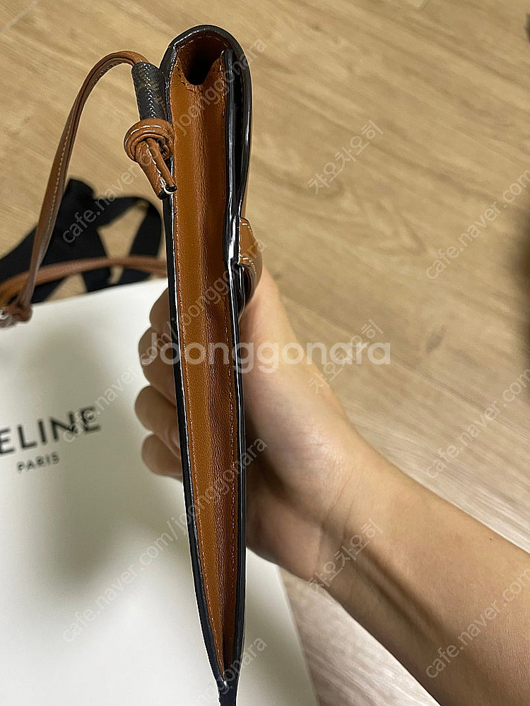셀린느 플랩 휴대폰 파우치--2