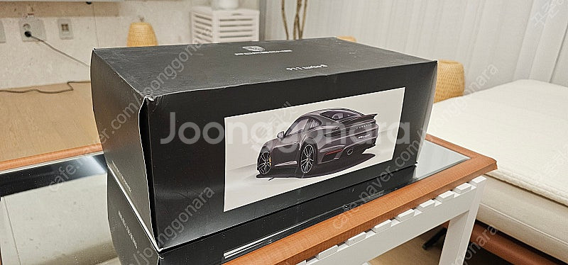 1:18 spark porsche 992 turbo g...--2