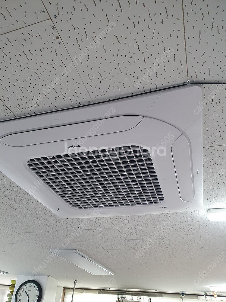 엘지 시스템에어컨 천장형 냉난방기 40평 두대 팝니다.--0