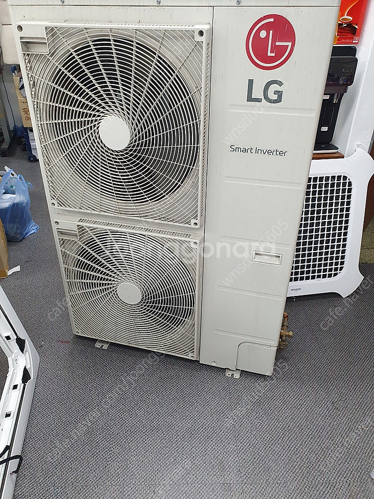 엘지 시스템에어컨 천장형 냉난방기 40평 두대 팝니다.--3