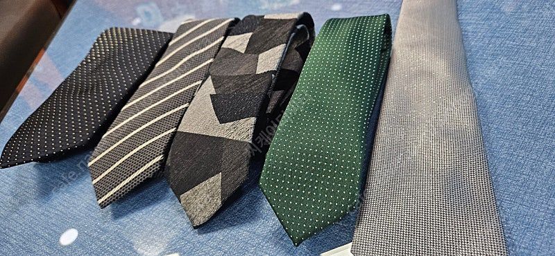 넥타이 5개 합쳐서 팝니다--1