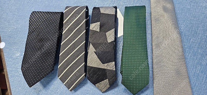 넥타이 5개 합쳐서 팝니다--3