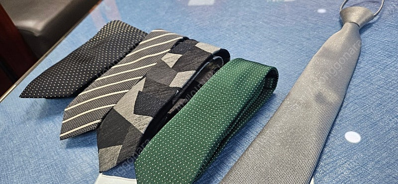 넥타이 5개 합쳐서 팝니다--4