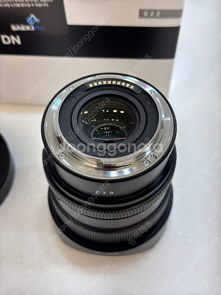 시그마 20mm f2 L마운트 + 하오게 사각후드--3