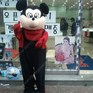 홍보로봇 인사로봇 인사하는 마네킹로봇 입간판 에어풍선 에어간판보다 홍보좋아요
