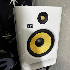 krk rokit8 g4 화이트 1조