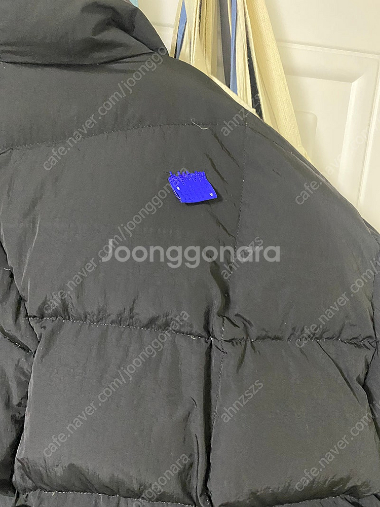 아더 에러 지그재그 패딩 L 팝니다--2