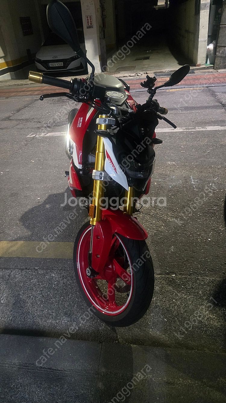 23년식 bmw g310r 레드 팝니다--1