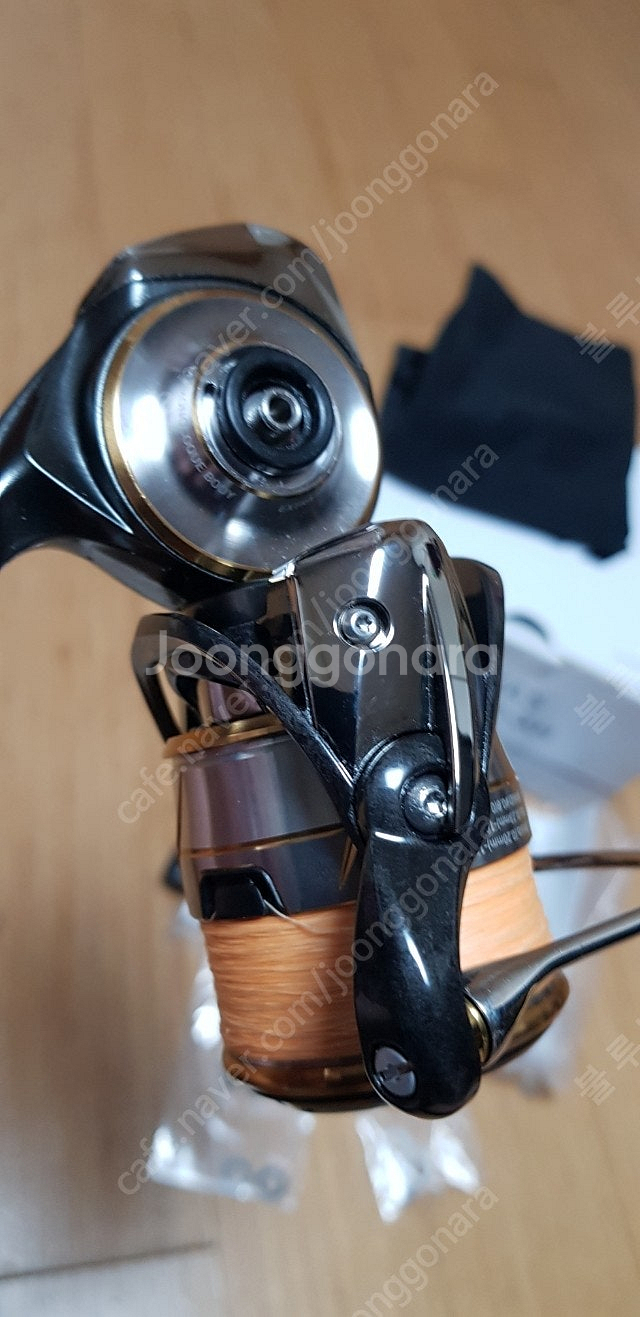 한국 다이와 정공 20루비아스 LT2500-XH 거의새거 민트급--2