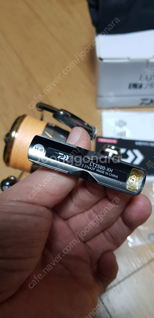 한국 다이와 정공 20루비아스 LT2500-XH 거의새거 민트급--4