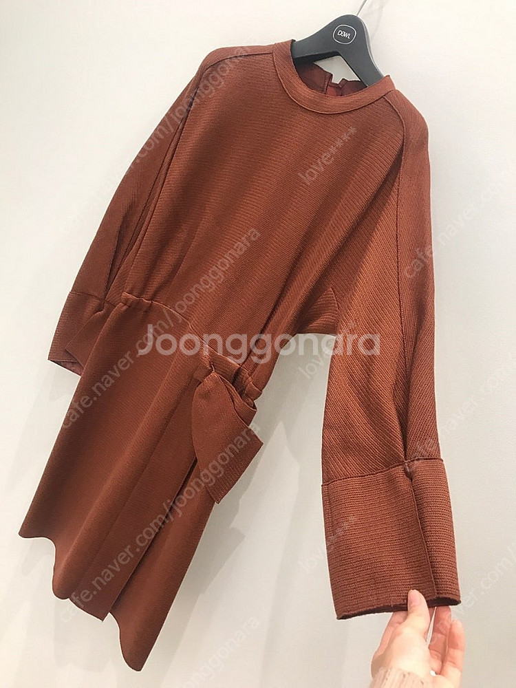 택포)듀엘 허리 포인트 니트 원피스--4