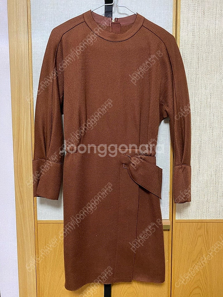 택포)듀엘 허리 포인트 니트 원피스--7