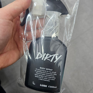 [새상품] 러쉬 더티 바디스프레이 200ml 운포 38,000 급처합니다