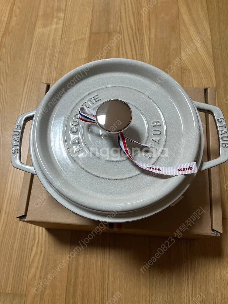 [박스채 새상품]스타우브 원형꼬꼬떼 20cm 화이트 트...--6