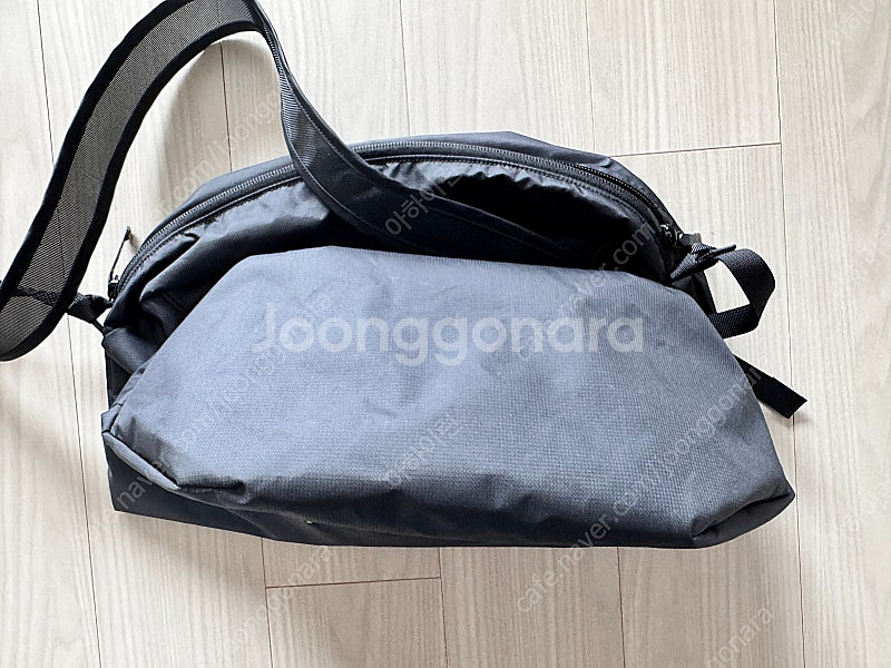 택포)아크테릭스 헬리아드 12 토트백 블랙--2