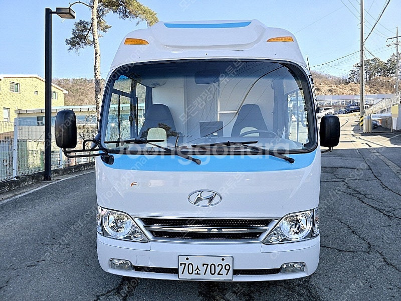 16년식 뉴카운티 숏바디 4인승 캠핑카 (하이그라시, ...--1