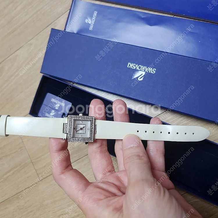 스와로브스키 시계--2