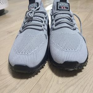 새 운동화 사이즈미스로 팔아요