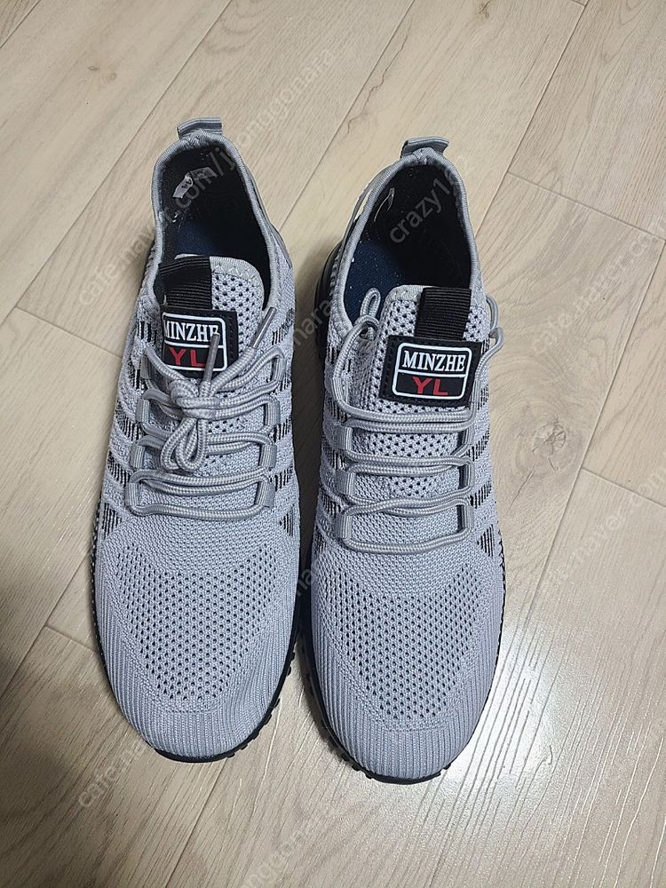 새 운동화 사이즈미스로 팔아요--1