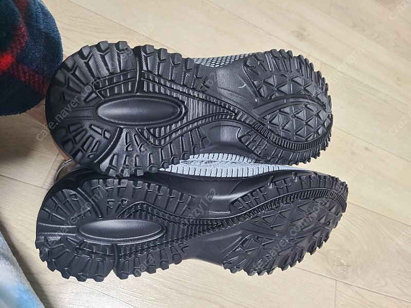 새 운동화 사이즈미스로 팔아요--4