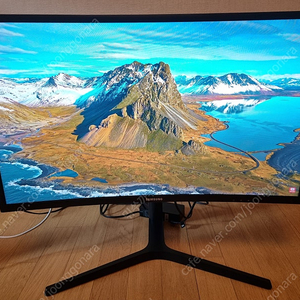 삼성 27인치 피벗 144hz qled 게이밍 커브드 모니터 c27fg7