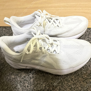 아식스 노바블라스트5 화이트