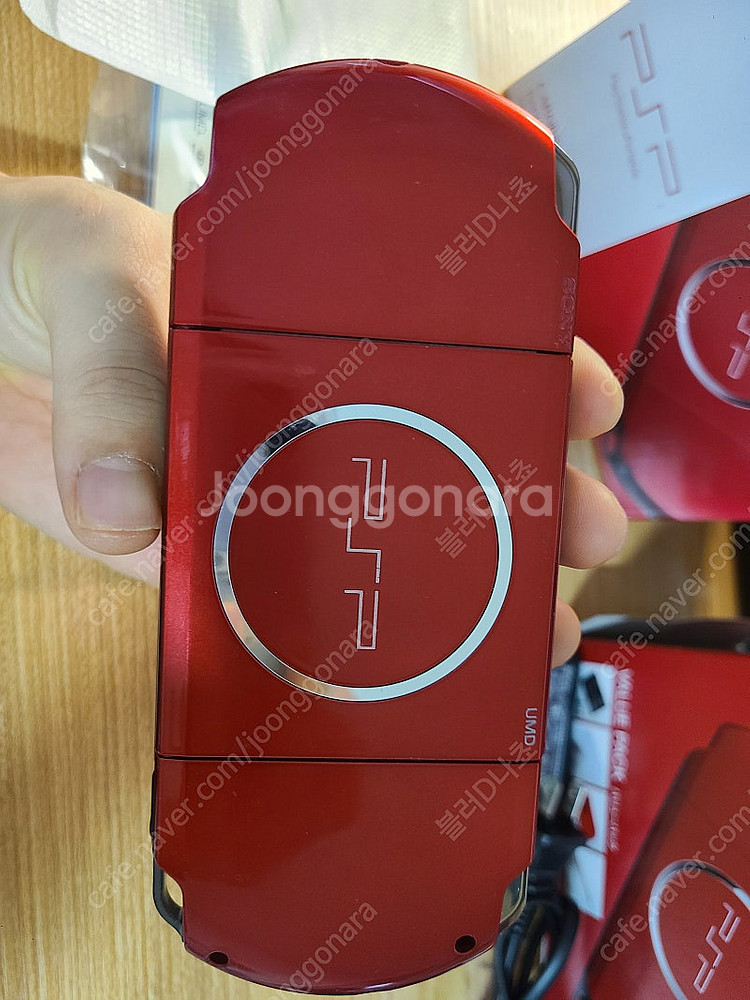 PSP 3000 딥레드 박스셋 팝니다.--2