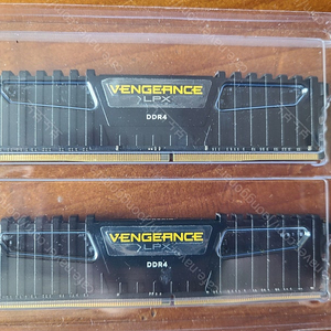 커세어 ddr4 32기가(16X2) 3600 램 팝니다