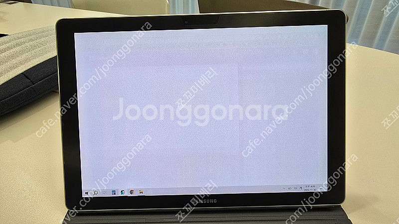 삼성갤럭시북12 SM-W720블랙 판매합니다--1