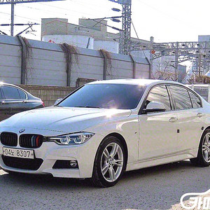 BMW [BMW]3시리즈 (F30) 330i M 스포츠 2017 년 중고차 ◆전액할부,리스◆ 최저금리!