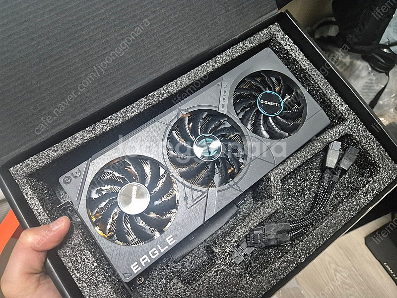 Gigabyte 4070 super eagle 팝니다.--1